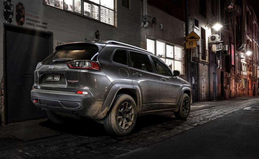  Jeep Cherokee Trailhawk (KL) 2018 года  (AU) (фото 42 из 42)
